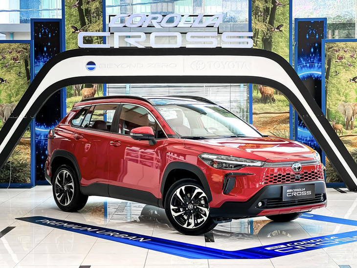 Giá niêm yết Toyota Corolla Cross 2024 rẻ hơn 50 triệu so với bản cũ - Ảnh 2
