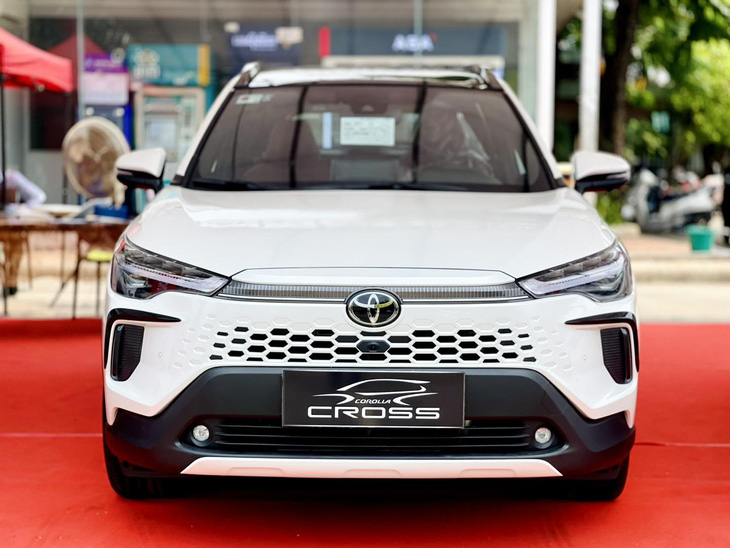 Giá niêm yết Toyota Corolla Cross 2024 rẻ hơn 50 triệu so với bản cũ - Ảnh 3