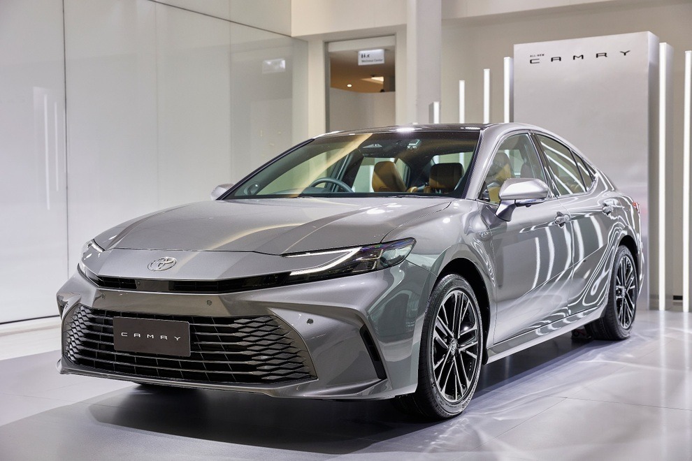 Toyota Camry 2025 vẻ đẹp vượt thời gian